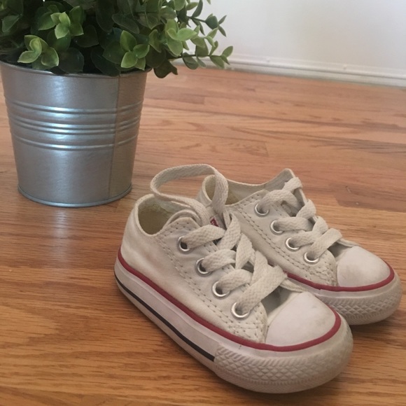 white converse infant size 4
